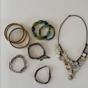 Mixed Women's Jewelry Set with Green Beaded Bracelet and Silver Disc Necklace